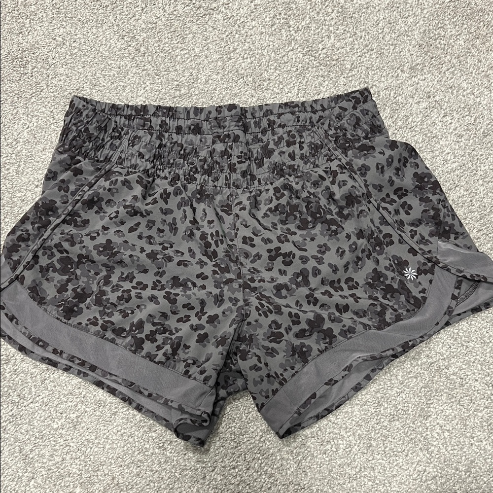 Athleta Mesh Racer Run 4” Gray Leopard Print Athletic Shorts